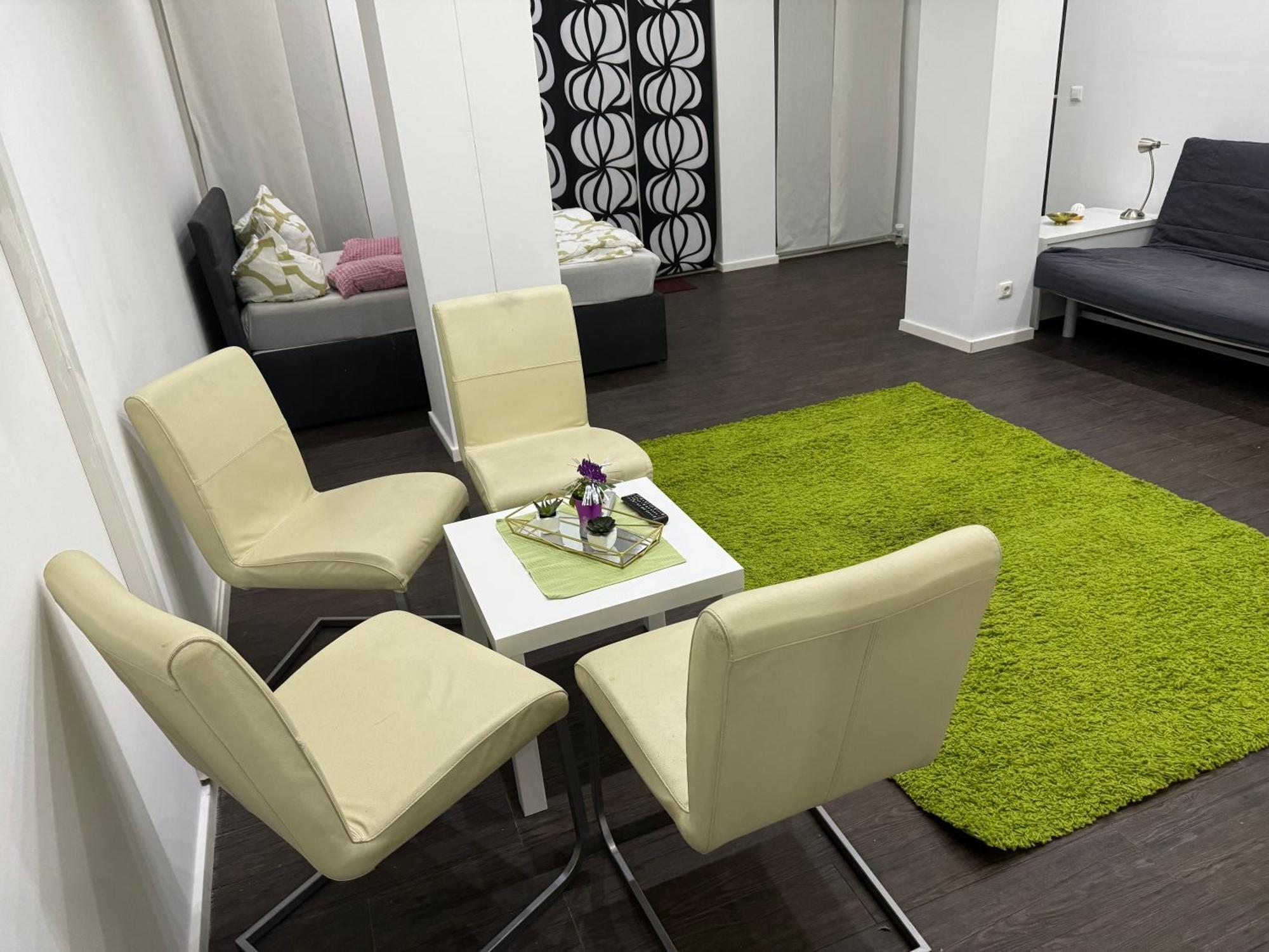 Luxurioese Wohnung Mit Eigenem Garten Аугсбург Екстериор снимка