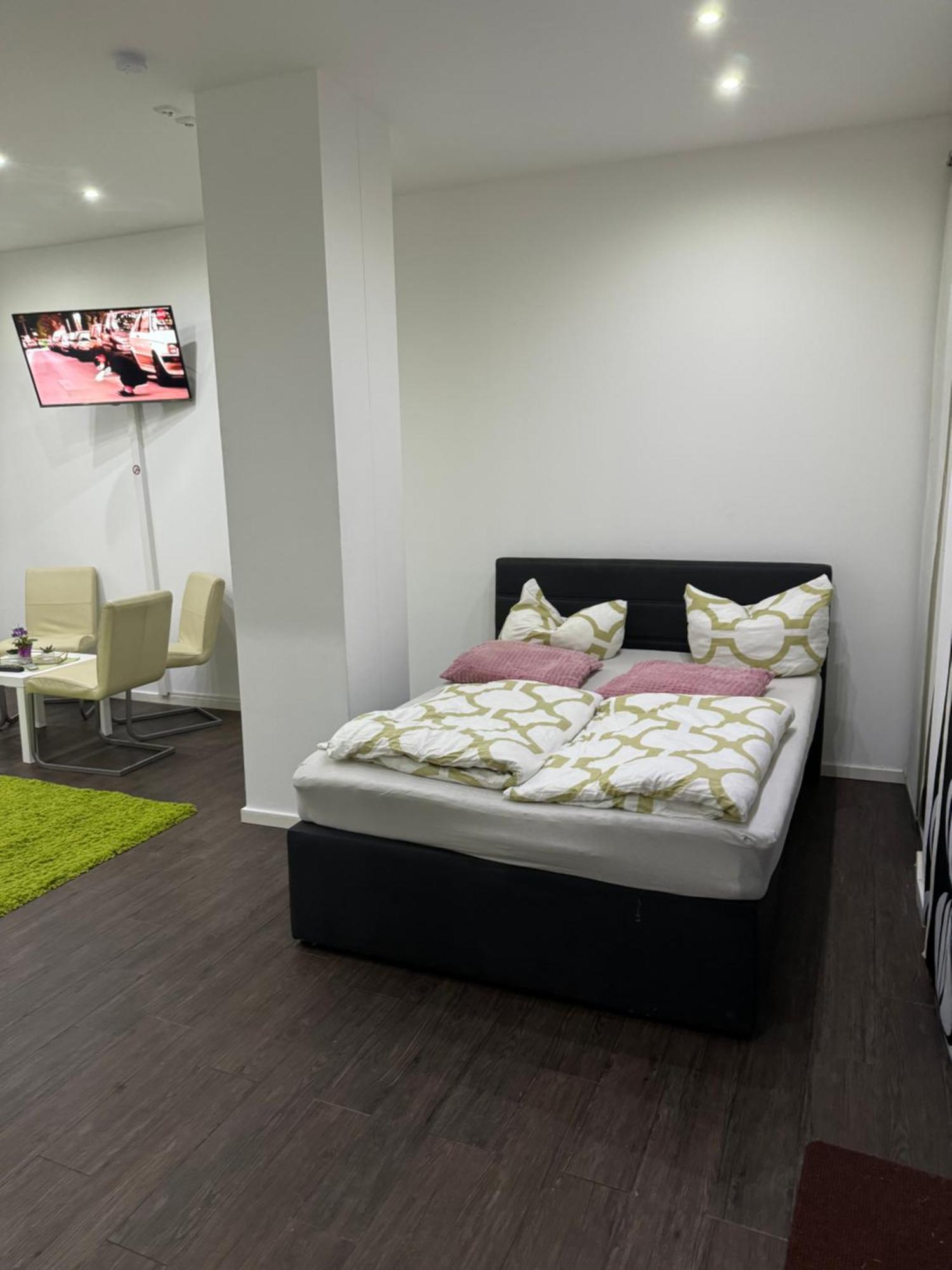 Luxurioese Wohnung Mit Eigenem Garten Аугсбург Екстериор снимка